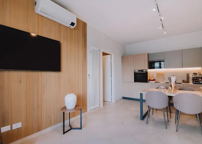 Exclusive Garden With View & Pool Apartament *